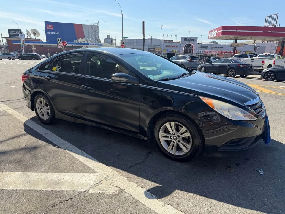 2014 Hyundai Sonata - Image 2 of 8
