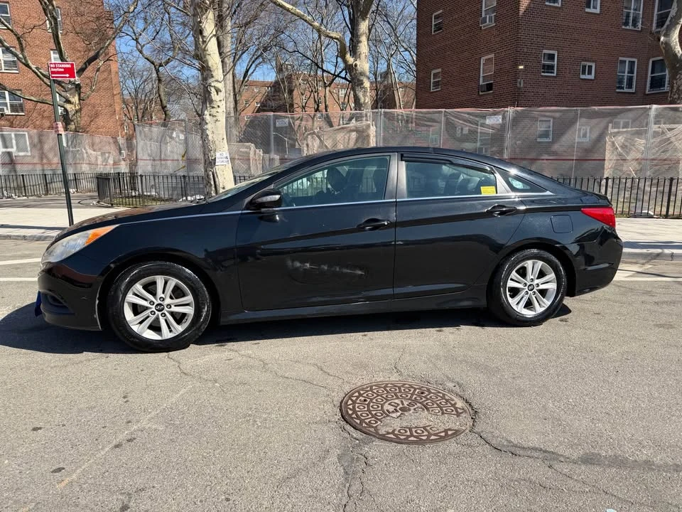 2014 Hyundai Sonata - Image 5 of 8