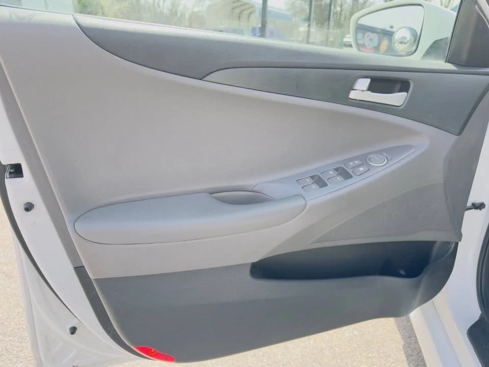 2014 Hyundai Sonata - Image 12 of 20