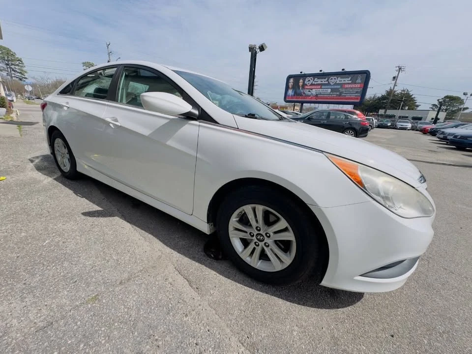 2014 Hyundai Sonata - Image 9 of 20