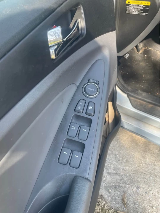 2014 Hyundai Sonata - Image 2 of 19