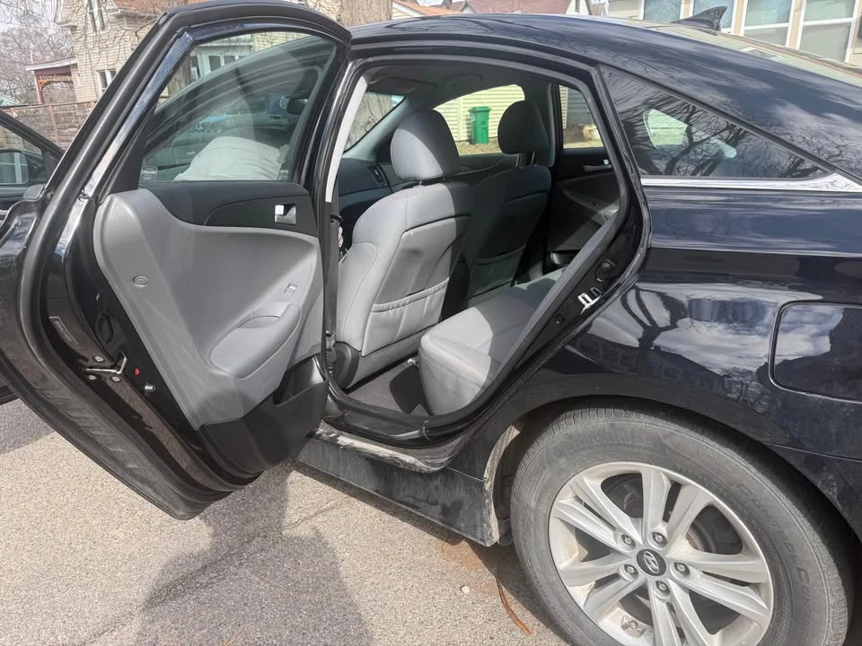 2014 Hyundai Sonata - Image 4 of 5