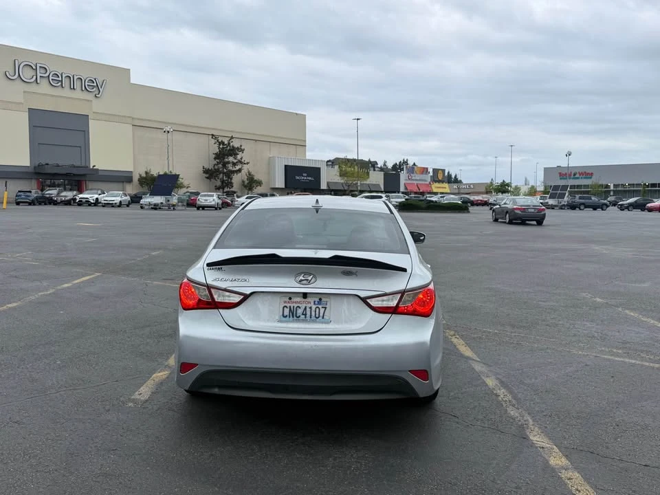 2014 Hyundai Sonata - Image 2 of 8