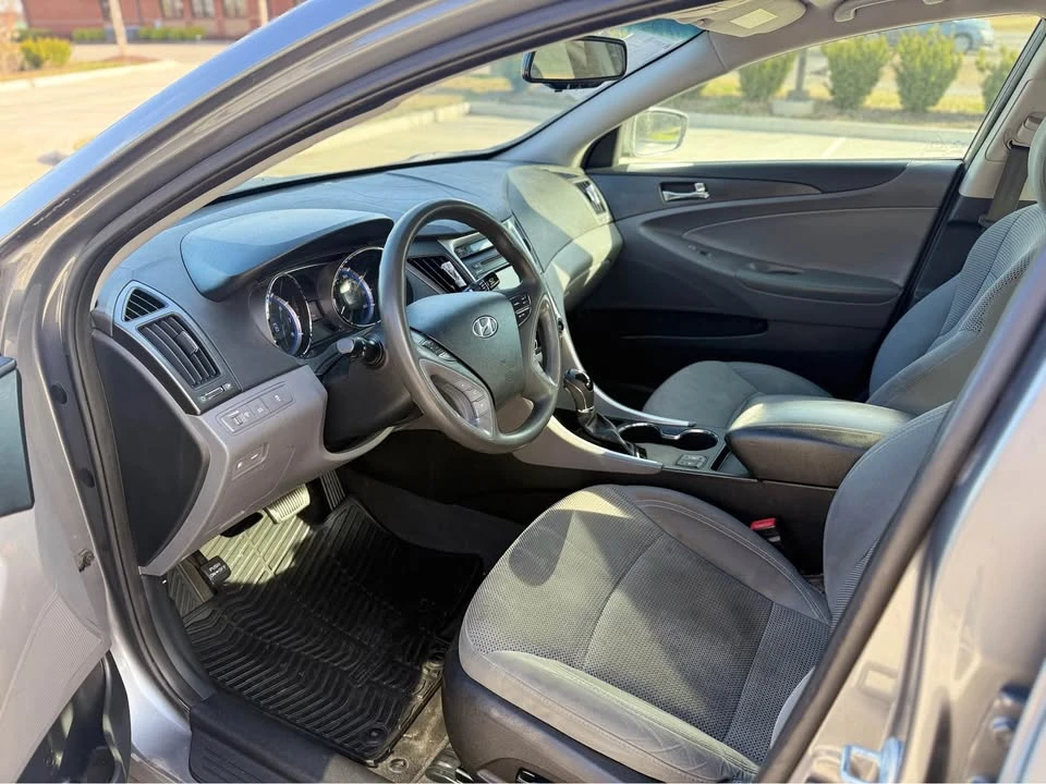 2014 Hyundai Sonata - Image 6 of 13