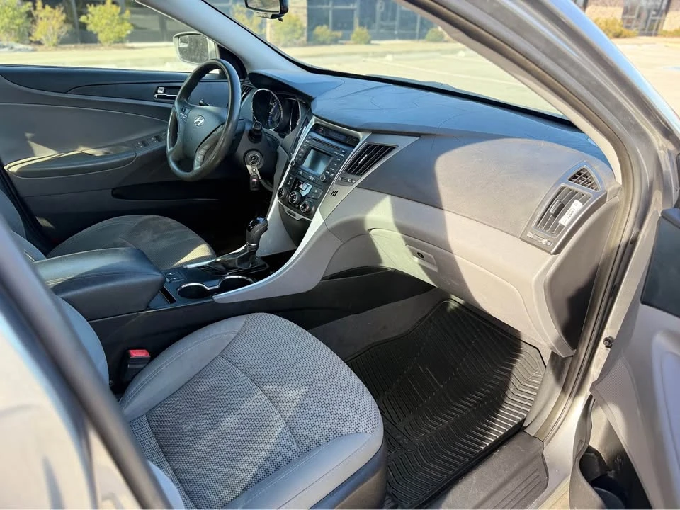 2014 Hyundai Sonata - Image 9 of 13