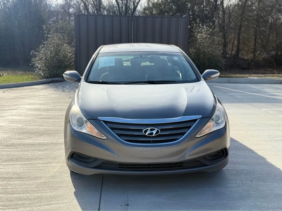 2014 Hyundai Sonata - Image 2 of 13