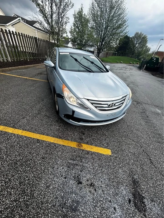 2014 Hyundai Sonata - Image 2 of 11