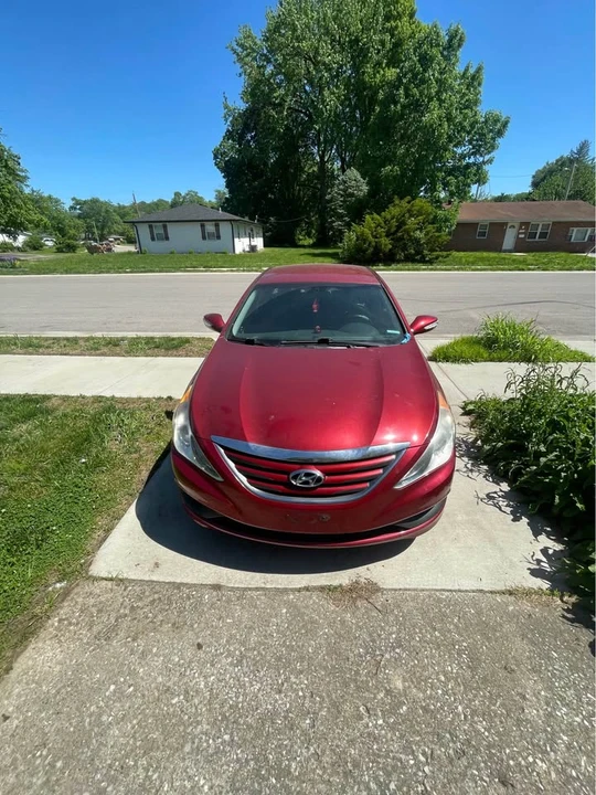 2014 Hyundai Sonata - Image 2 of 15