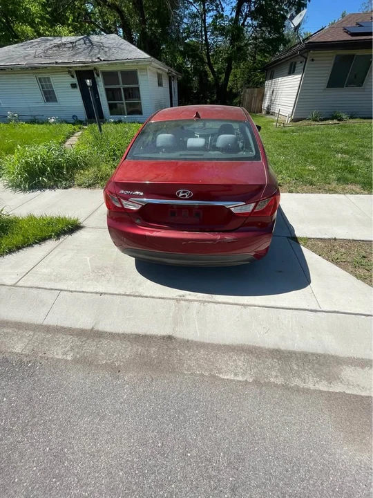 2014 Hyundai Sonata - Image 4 of 15