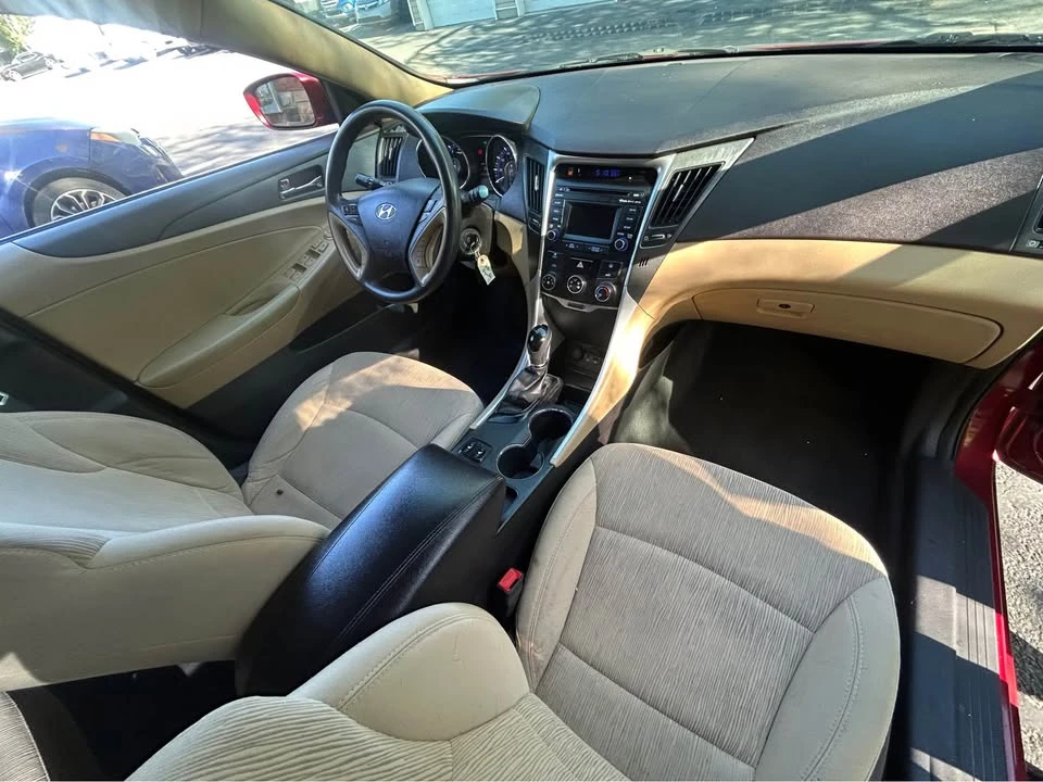 2014 Hyundai Sonata - Image 5 of 10