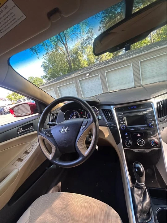 2014 Hyundai Sonata - Image 6 of 10