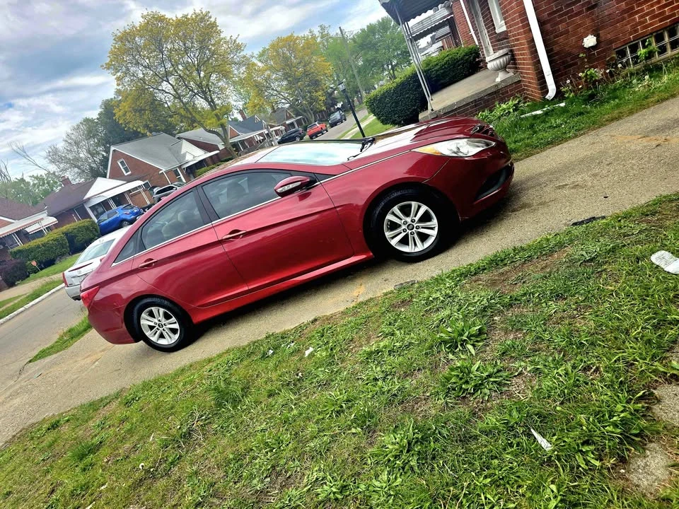 2014 Hyundai Sonata - Image 2 of 15