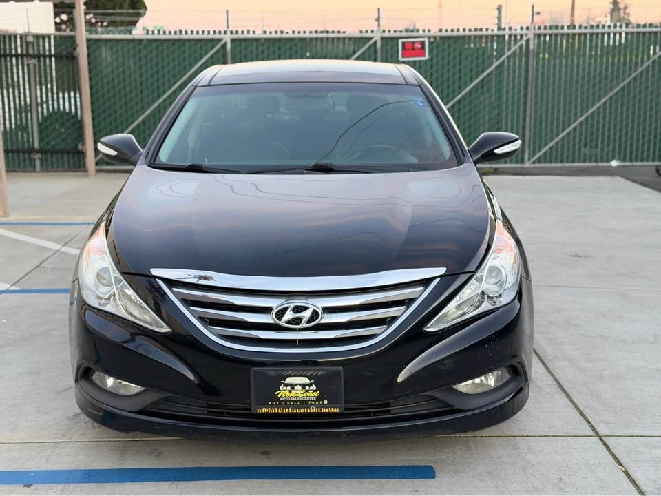 2014 Hyundai Sonata - Image 2 of 18