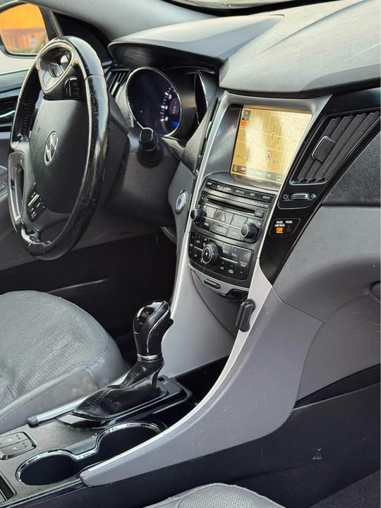 2014 Hyundai Sonata - Image 13 of 17