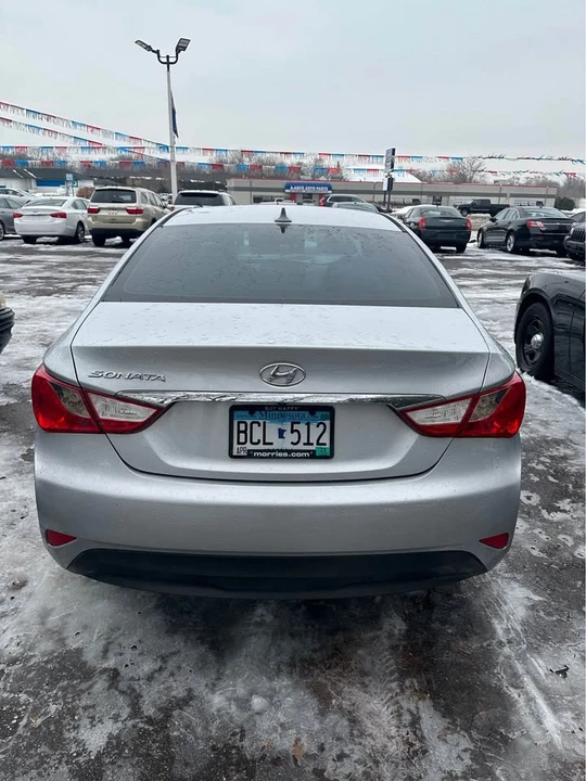 2014 Hyundai Sonata - Image 5 of 9