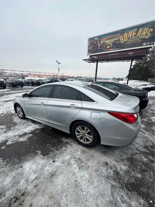 2014 Hyundai Sonata - Image 4 of 9