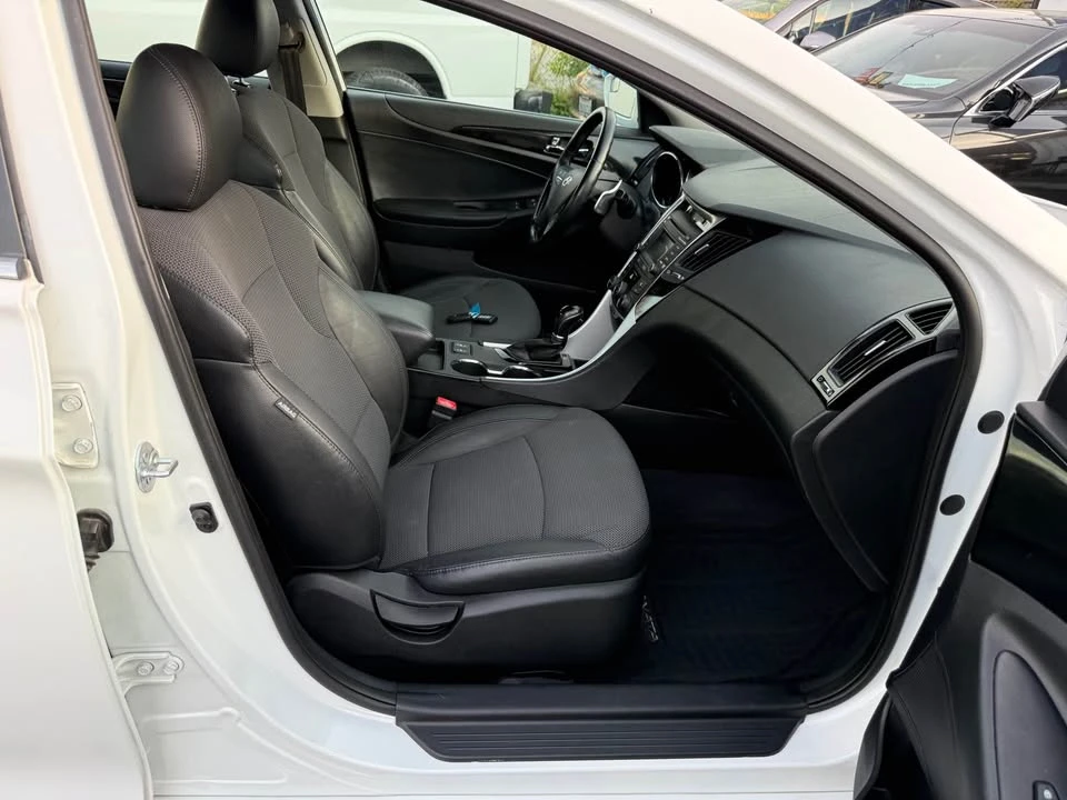 2014 Hyundai Sonata - Image 17 of 20