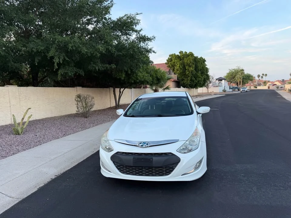 2014 Hyundai Sonata - Image 2 of 11