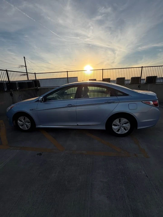 2014 Hyundai Sonata - Image 4 of 5