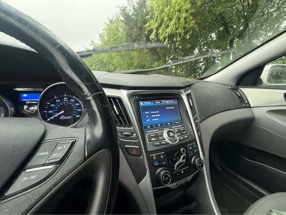 2014 Hyundai Sonata - Image 7 of 11