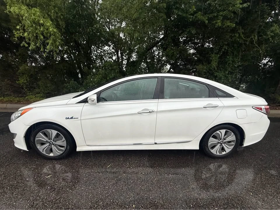2014 Hyundai Sonata - Image 4 of 11