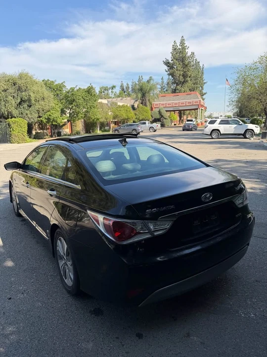 2014 Hyundai Sonata - Image 4 of 9