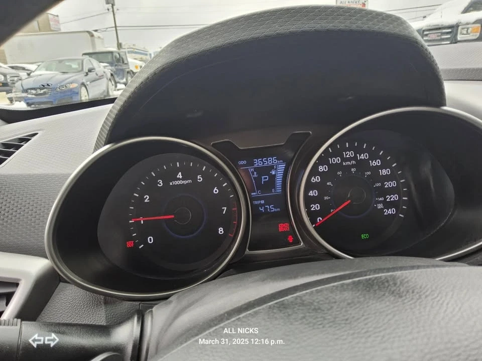 2014 Hyundai Veloster - Image 6 of 8