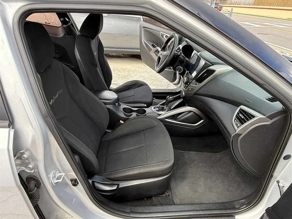 2014 Hyundai Veloster - Image 10 of 15