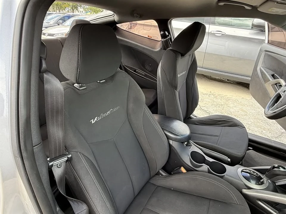 2014 Hyundai Veloster - Image 11 of 15