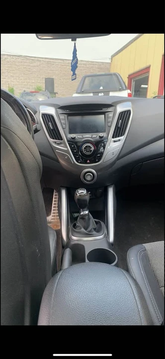 2014 Hyundai Veloster - Image 6 of 11