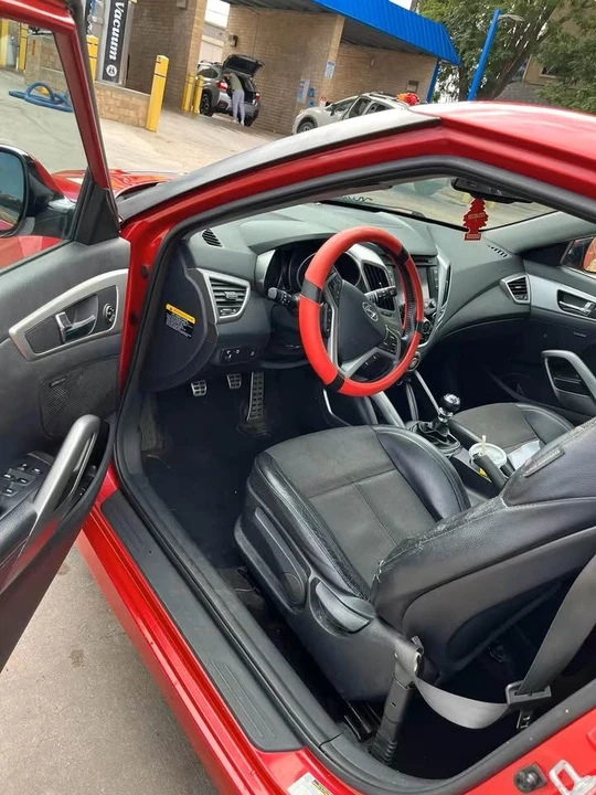 2014 Hyundai Veloster - Image 15 of 16