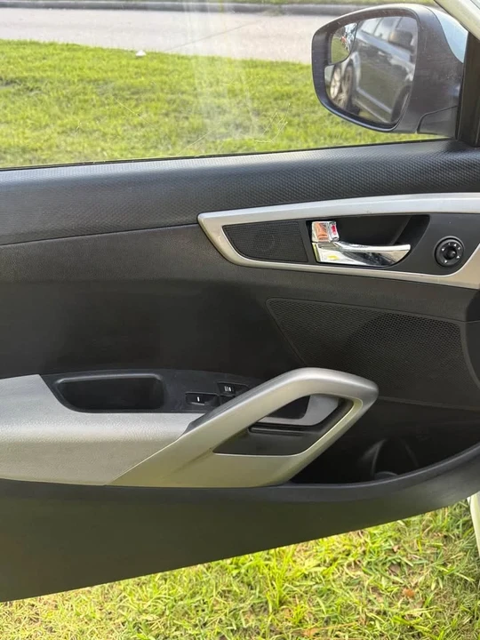 2014 Hyundai Veloster - Image 8 of 15
