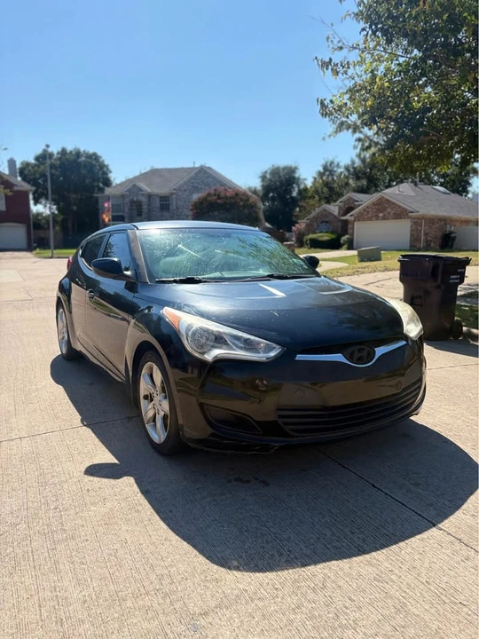 2014 Hyundai Veloster - Image 2 of 11