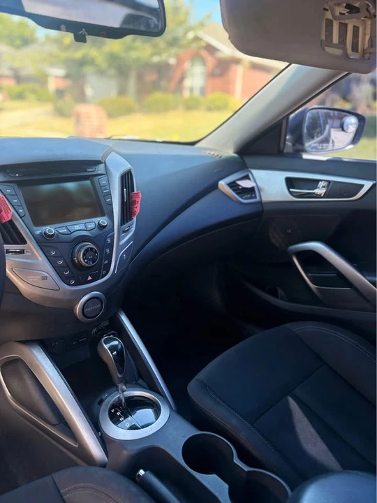 2014 Hyundai Veloster - Image 7 of 11