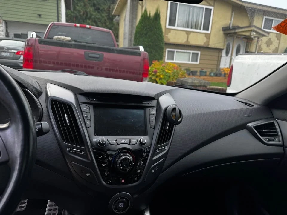 2014 Hyundai Veloster - Image 12 of 19