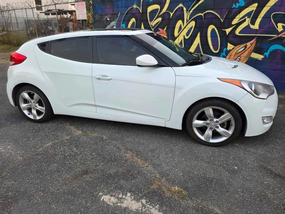 2014 Hyundai Veloster - Image 11 of 19