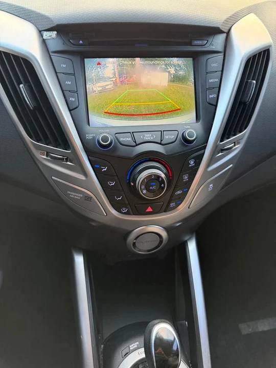 2014 Hyundai Veloster - Image 14 of 15