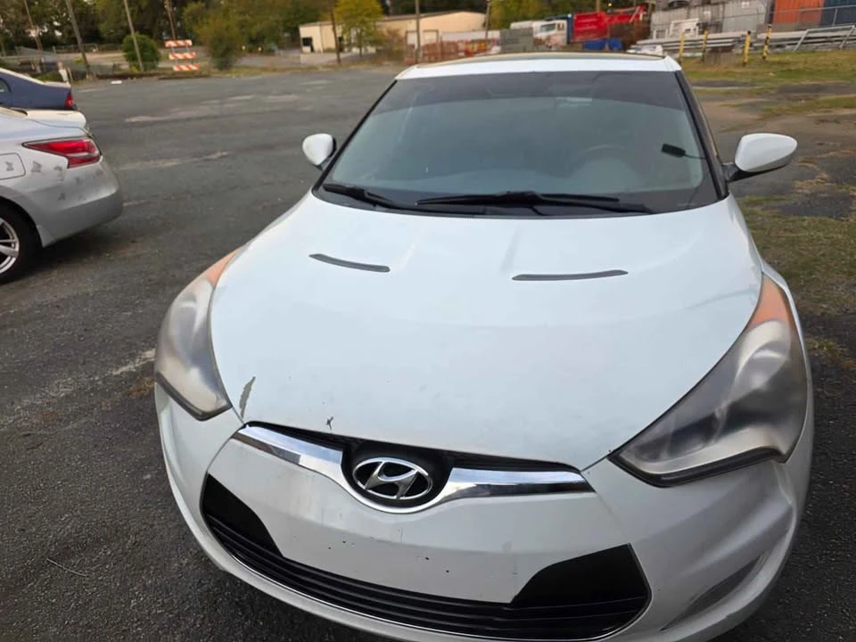 2014 Hyundai Veloster - Image 2 of 19