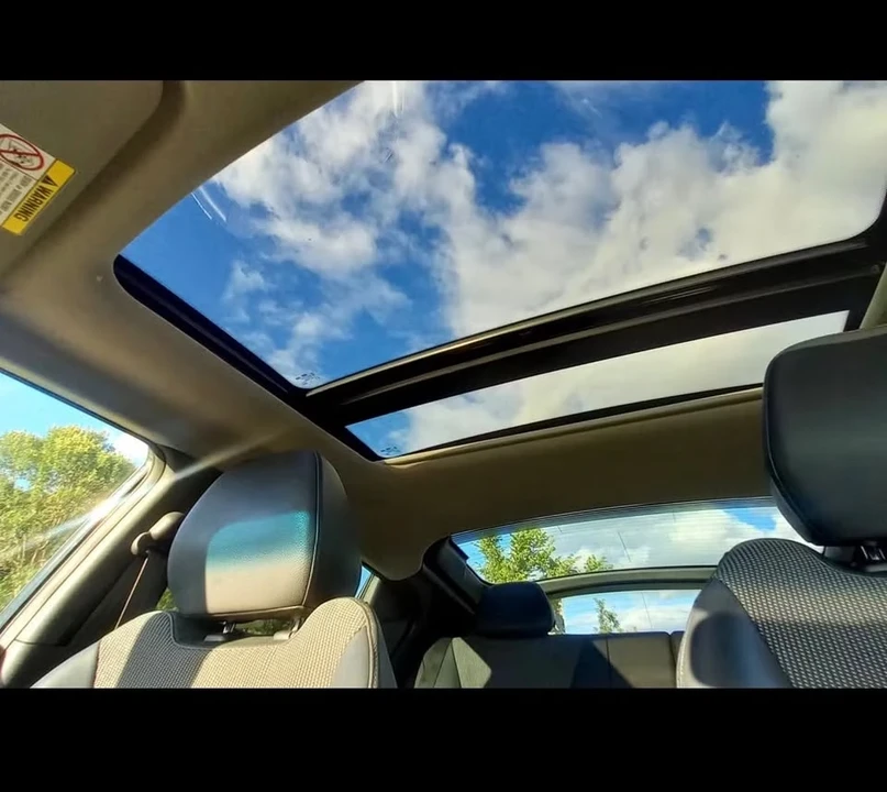 2014 Hyundai Veloster - Image 2 of 5