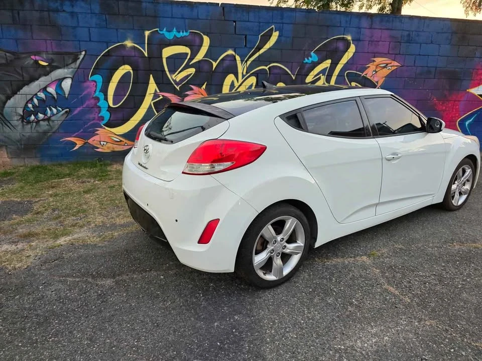 2014 Hyundai Veloster - Image 8 of 19