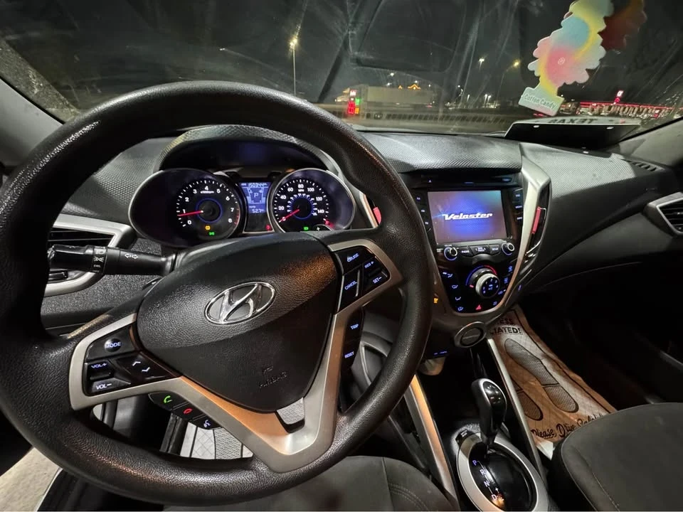 2014 Hyundai Veloster - Image 12 of 13
