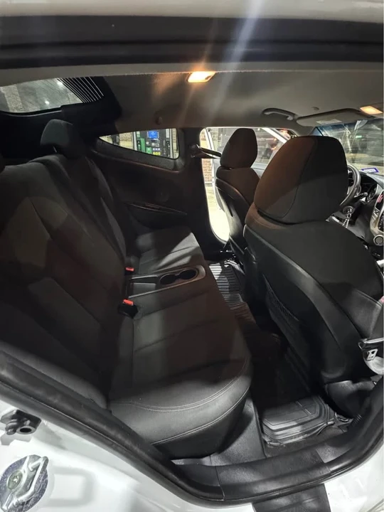 2014 Hyundai Veloster - Image 8 of 13