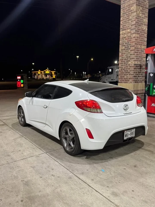 2014 Hyundai Veloster - Image 5 of 13