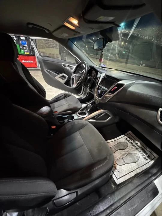 2014 Hyundai Veloster - Image 9 of 13