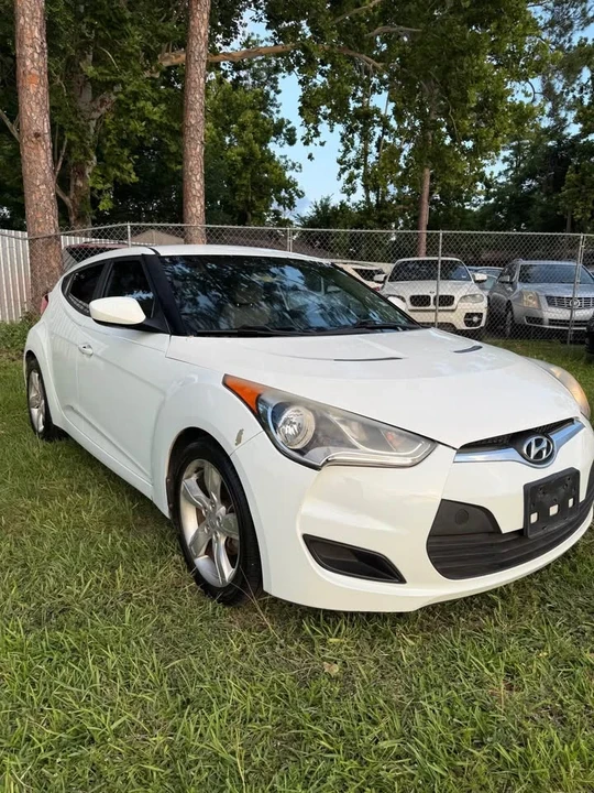 2014 Hyundai Veloster - Image 2 of 15