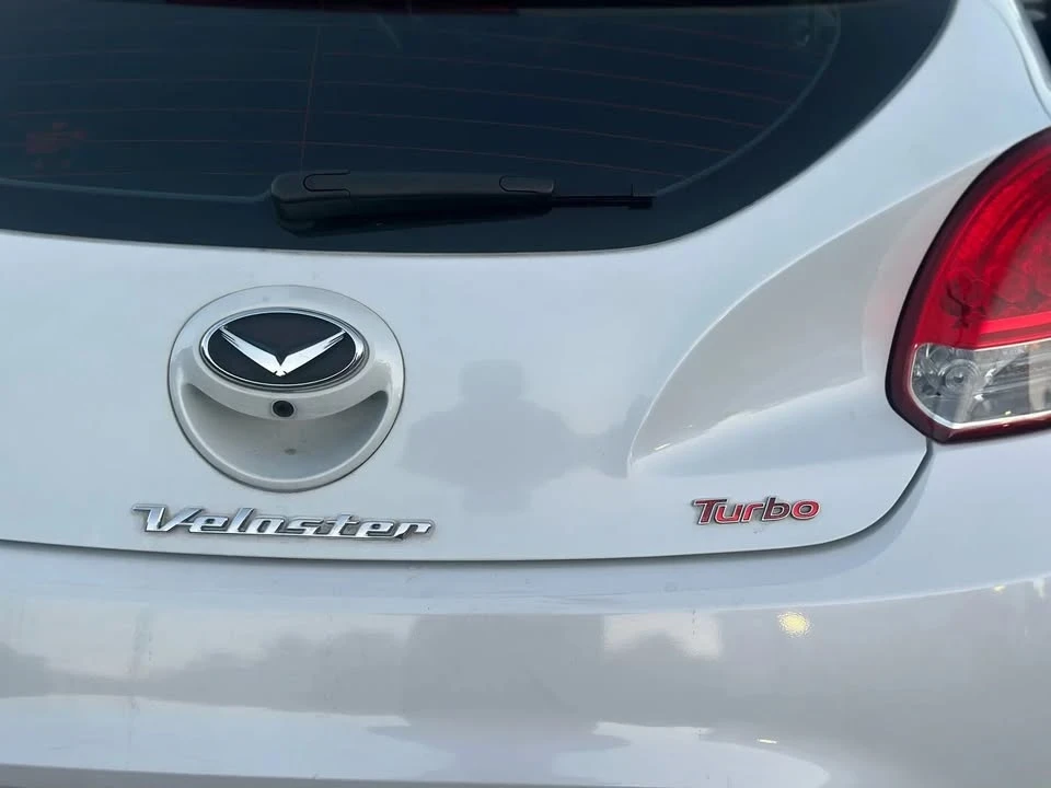 2014 Hyundai Veloster - Image 13 of 20