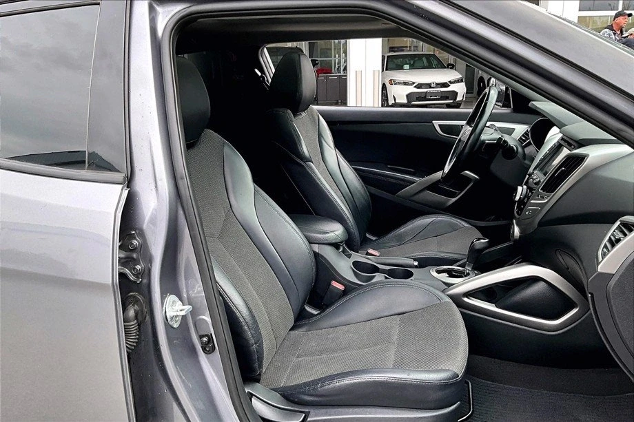 2014 Hyundai Veloster - Image 10 of 12