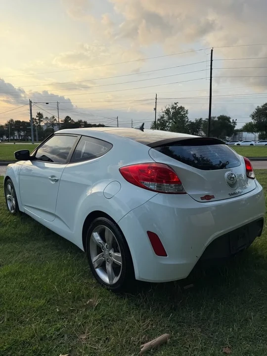 2014 Hyundai Veloster - Image 5 of 15