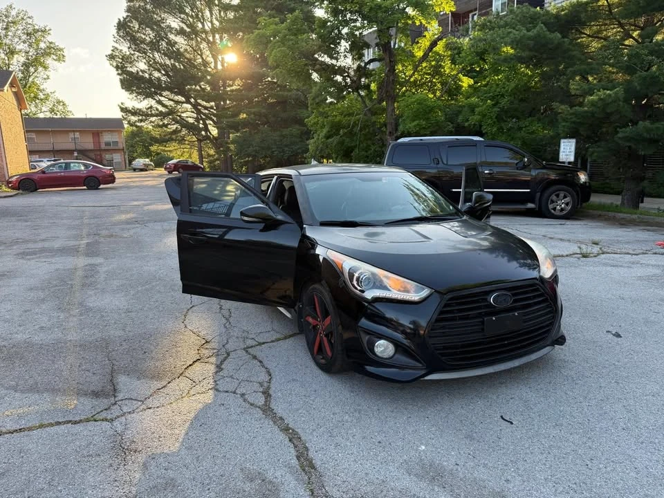 2014 Hyundai Veloster - Image 10 of 16