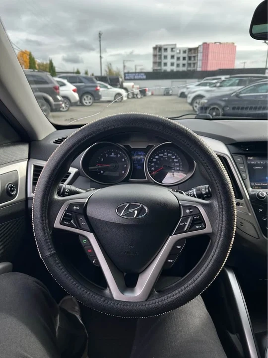 2014 Hyundai Veloster - Image 6 of 8